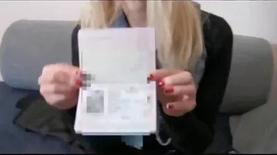 Азіатка смокче і скаче верхи на твердому члені свого секс зі зрілими жінками господаря