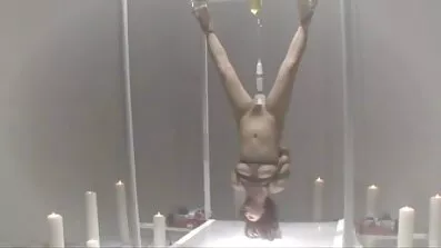 Блондинка цілує друга порно інцест відео свого брата і дозволяє трахнути себе