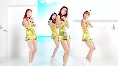 Дівчина оголюється від твердого члена хлопця глибоко порно з матусями в кицьку