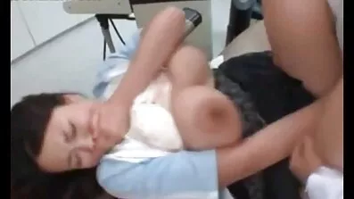 Три лесбіянки трахкають один порно відео целки одного в попку пальцями, мовою і іграшками